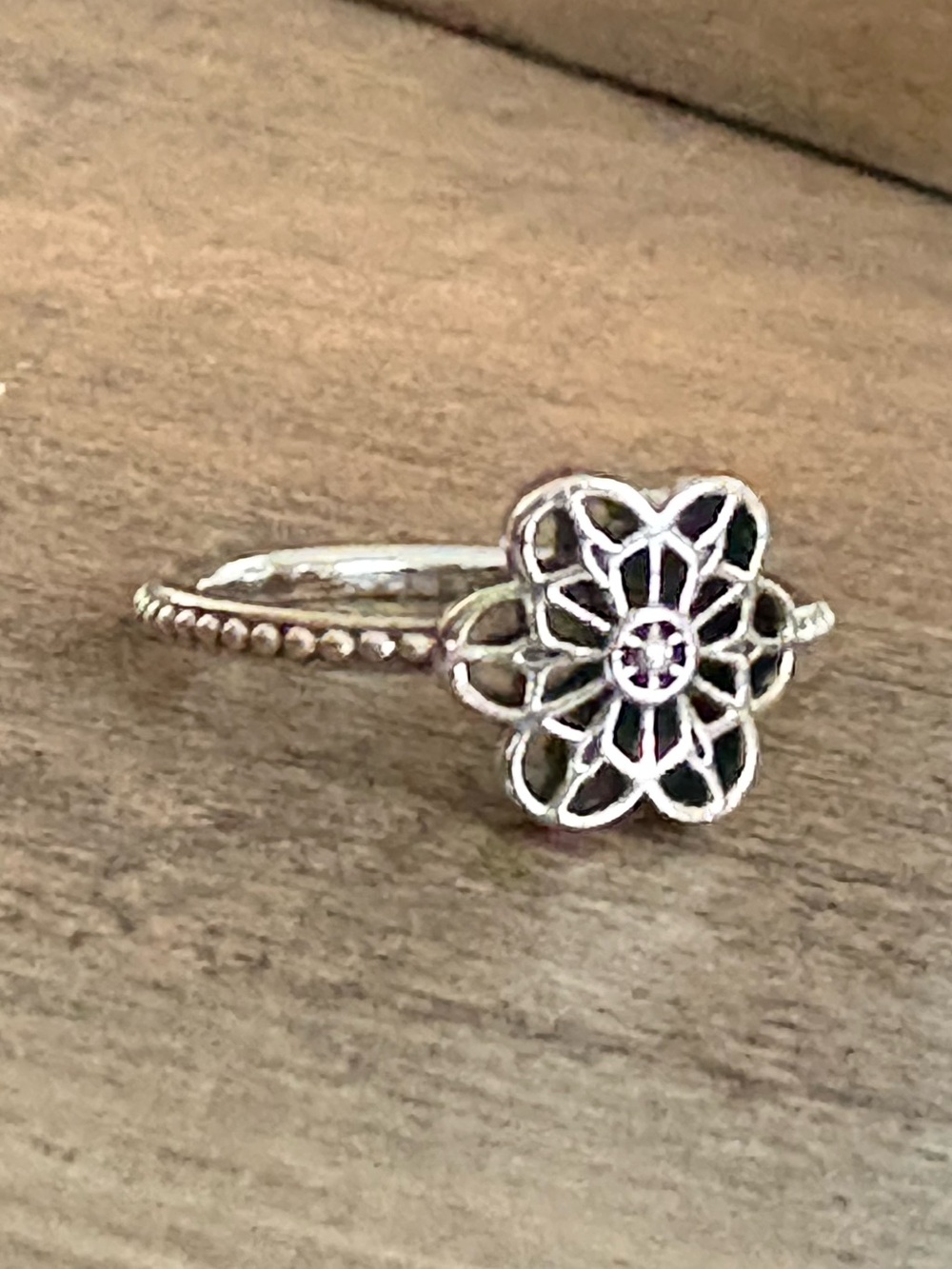 Pandora women’s floral Daisy Lace ring size 48 925 sterling silver